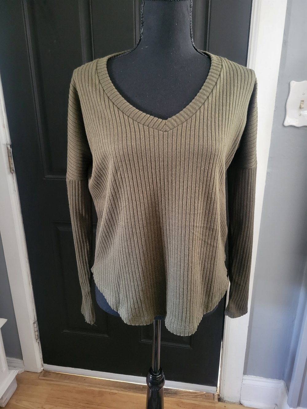 Aeropostale Olive Ribbed V-Neck Long Sleeve Top